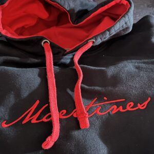 Mikina s výšivkou a kontrastní kapucí black/red